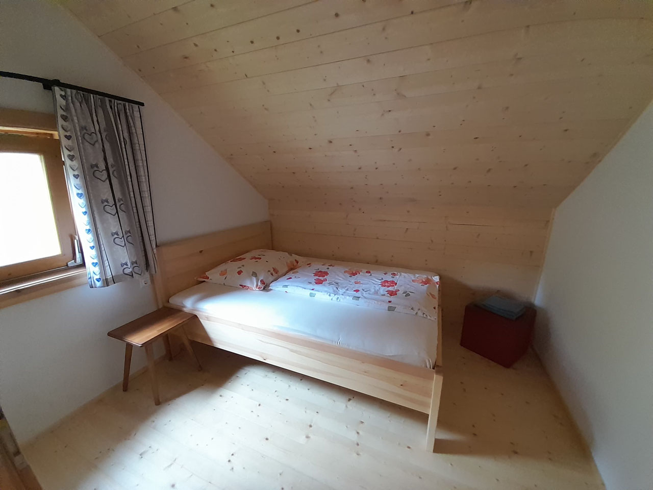 Goeriacheralm-Huette_Schlafzimmer_1