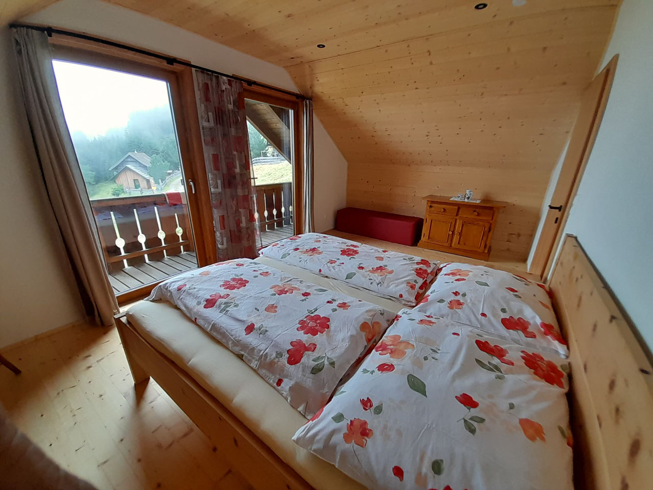 Goeriacheralm-Huette_Schlafzimmer_2